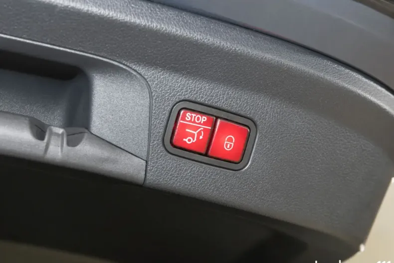 Mercedes-Benz GLE 450 (Clasa GLE) din 2025 cu 15.962 km - oferta MER194540 - foto 9