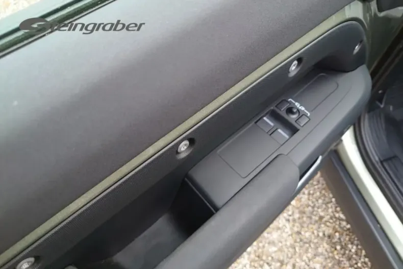Land Rover Defender din 2023 cu 38.600 km - oferta LAN194548 - foto 12
