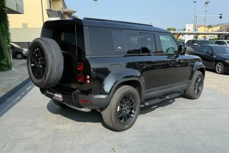 Land Rover Defender din 2023 cu 37.133 km - oferta LAN194549 - foto 2