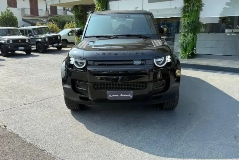 Land Rover Defender din 2023 cu 37.133 km - oferta LAN194549 - foto 4