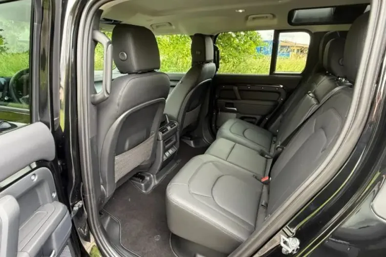 Land Rover Defender din 2023 cu 37.133 km - oferta LAN194549 - foto 7