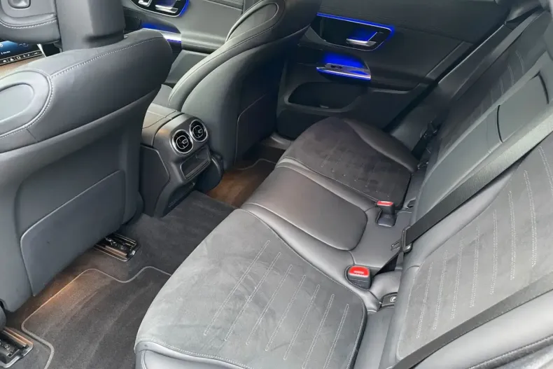 Mercedes-Benz GLC 200 (Clasa GLC) din 2024 cu 14.800 km - oferta MER194625 - foto 9