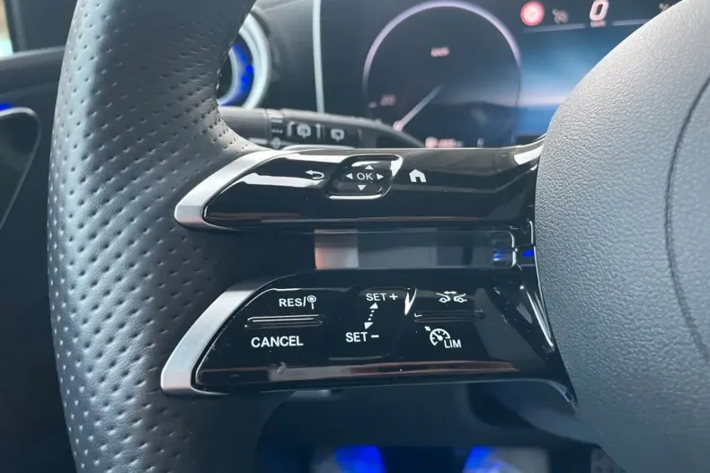 Mercedes-Benz GLC 200 (Clasa GLC) din 2024 cu 14.800 km - oferta MER194625 - foto 15