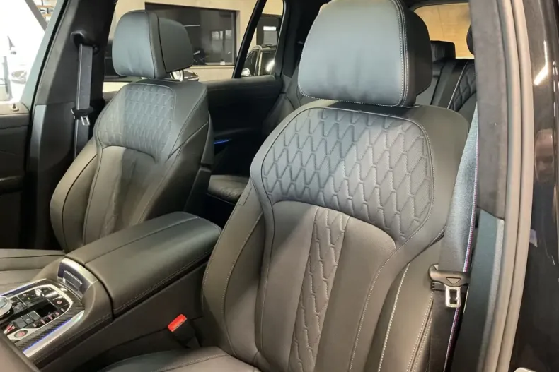 BMW X7 (Seria X) din 2025 cu 5.600 km - oferta BMW194721 - foto 2