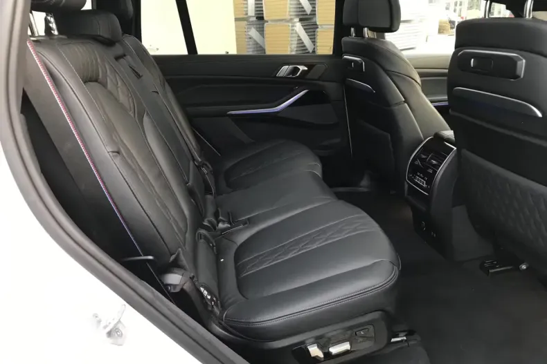 BMW X7 (Seria X) din 2025 cu 6.200 km - oferta BMW194728 - foto 31