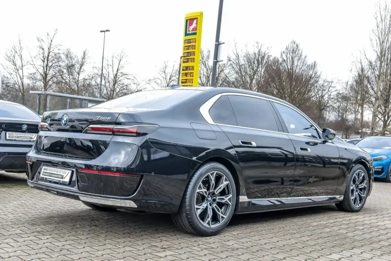 BMW 750 (Seria 7) din 2023 cu 32.948 km - oferta BMW194764 - foto 2