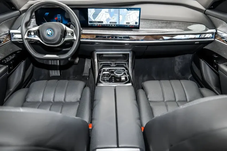 BMW 750 (Seria 7) din 2023 cu 32.948 km - oferta BMW194764 - foto 4