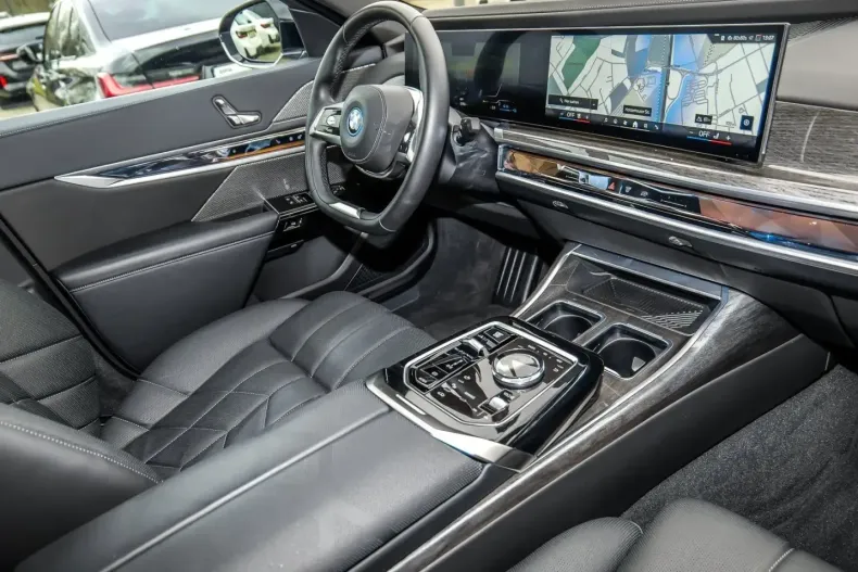 BMW 750 (Seria 7) din 2023 cu 32.948 km - oferta BMW194764 - foto 17