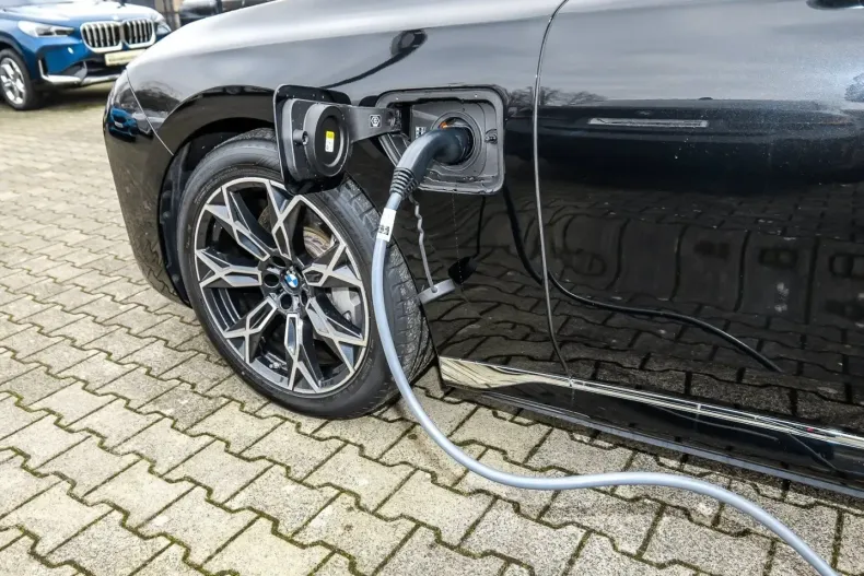BMW 750 (Seria 7) din 2023 cu 32.948 km - oferta BMW194764 - foto 23