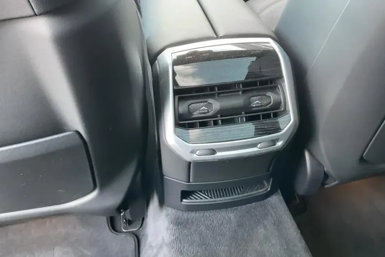 BMW 740 (Seria 7) din 2025 cu 23.800 km - oferta BMW194765 - foto 19