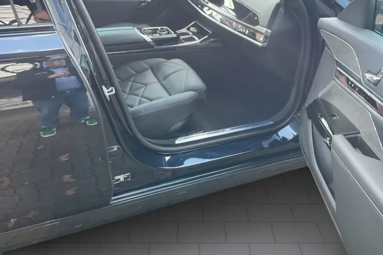 BMW 740 (Seria 7) din 2025 cu 23.800 km - oferta BMW194765 - foto 21
