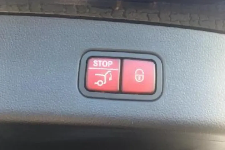 Mercedes-Benz GLC 200 (Clasa GLC) din 2023 cu 58.400 km - oferta MER194769 - foto 15