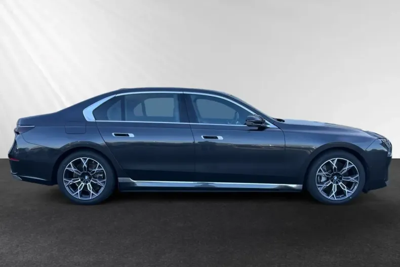 BMW 750 (Seria 7) din 2024 cu 5.150 km - oferta BMW194777 - foto 2