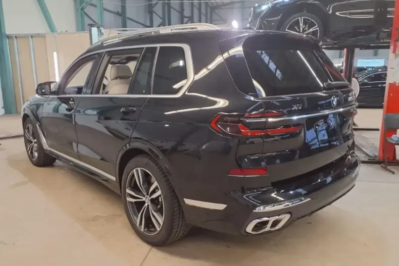 BMW X7 (Seria X) din 2024 cu 7.674 km - oferta BMW194779 - foto 4