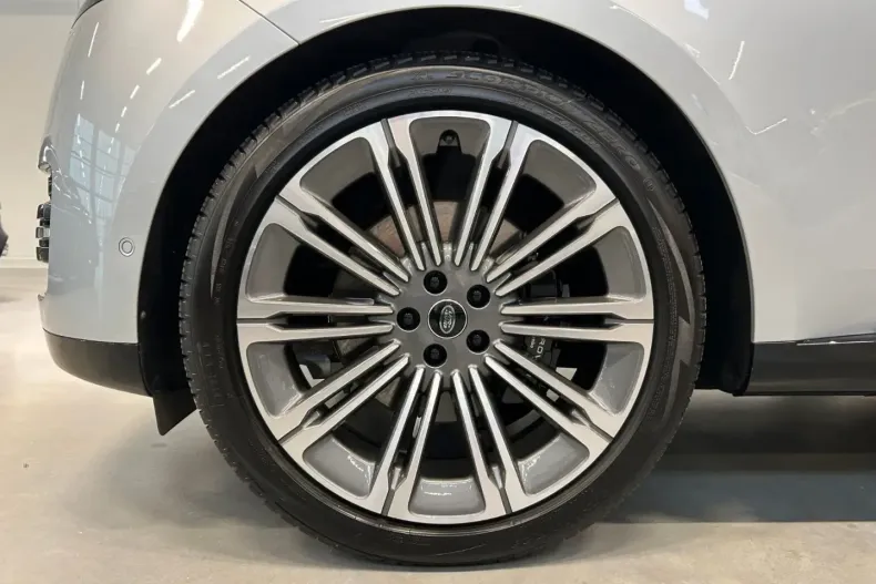 Land Rover Range Rover din 2024 cu 13.116 km - oferta LAN194782 - foto 9