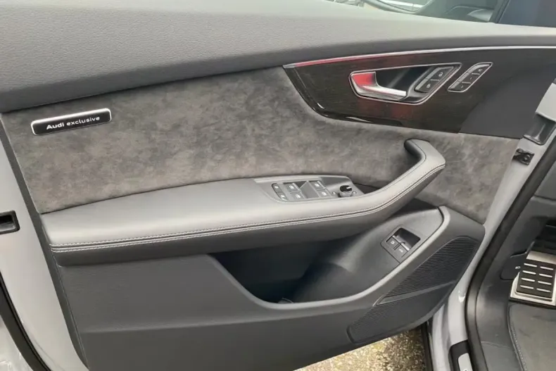 Audi Q8 din 2023 cu 1.510 km - oferta AUD194784 - foto 13