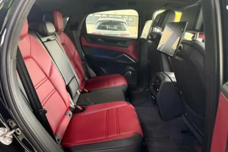 Porsche Cayenne din 2025 cu 9.950 km - oferta POR194790 - foto 13