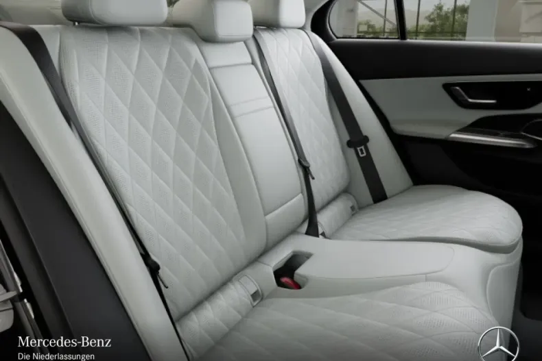 Mercedes-Benz E 200 (Clasa E) din 2024 cu 18.042 km - oferta MER194806 - foto 10