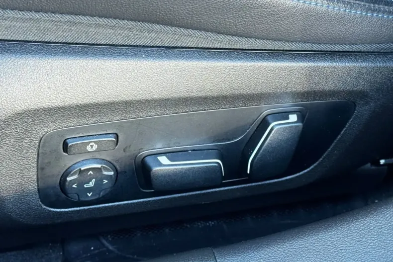 BMW 330 (Seria 3) din 2025 cu 6.857 km - oferta BMW194807 - foto 10