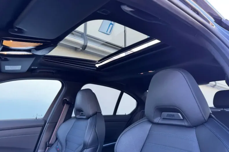 BMW 330 (Seria 3) din 2025 cu 6.857 km - oferta BMW194807 - foto 12