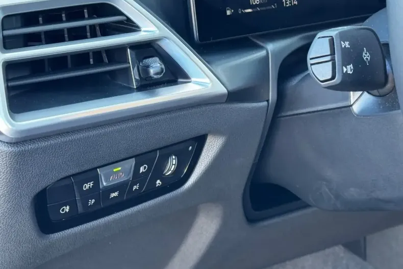 BMW 330 (Seria 3) din 2025 cu 6.857 km - oferta BMW194807 - foto 13