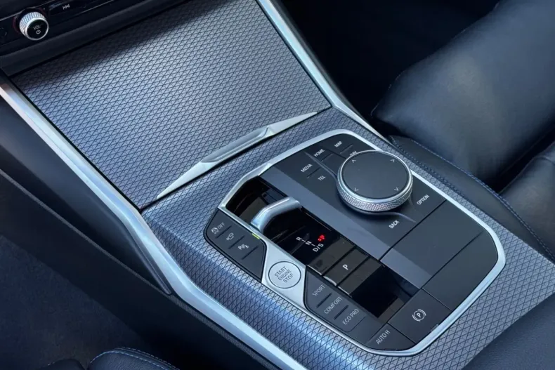 BMW 330 (Seria 3) din 2025 cu 6.857 km - oferta BMW194807 - foto 15