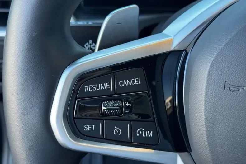 BMW 330 (Seria 3) din 2025 cu 6.857 km - oferta BMW194807 - foto 19