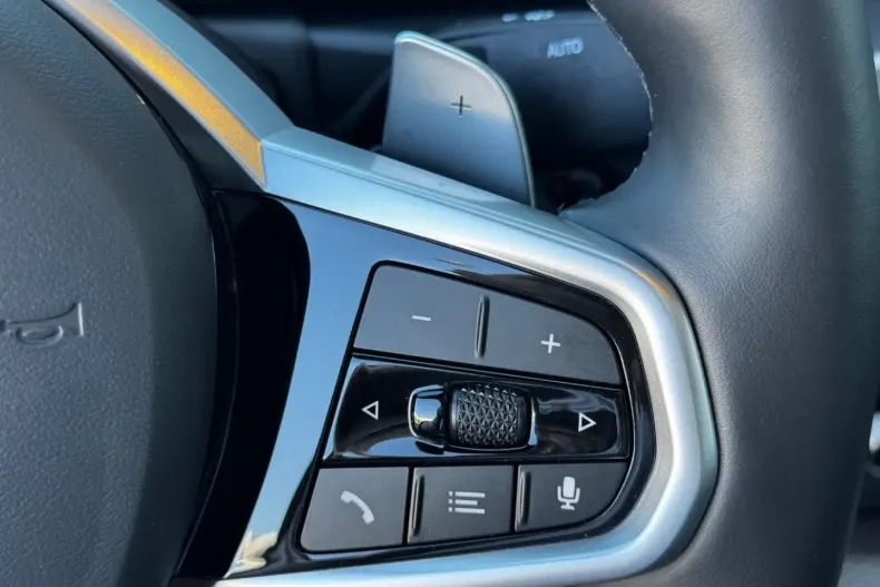 BMW 330 (Seria 3) din 2025 cu 6.857 km - oferta BMW194807 - foto 20