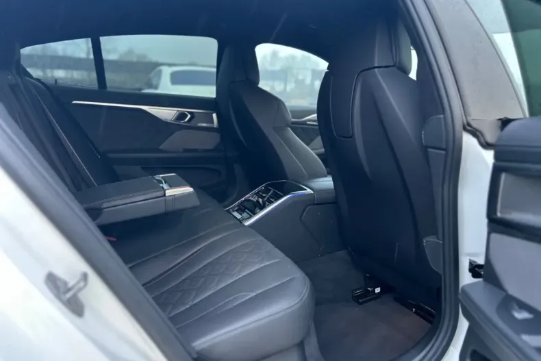 BMW M8 (Seria 8) din 2025 cu 17.809 km - oferta BMW194826 - foto 27