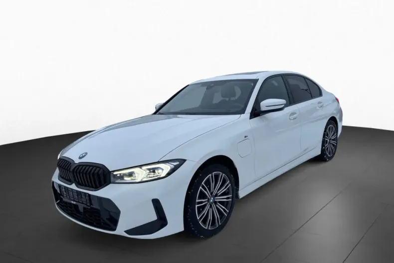 BMW 330 (Seria 3) din 2024 cu 33.030 km - oferta BMW194828 - foto 1