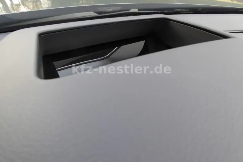 Audi Q8 din 2025 cu 8.900 km - oferta AUD194841 - foto 13