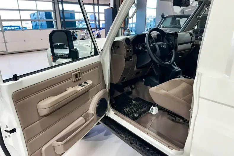 Toyota Land Cruiser din 2025 cu 4.000 km - oferta TOY194879 - foto 12