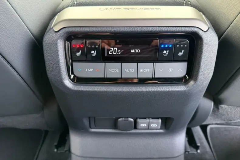 Toyota Land Cruiser din 2024 cu 19.978 km - oferta TOY194884 - foto 37