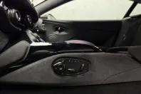 Aston Martin V8 Vantage din 2022 cu 14.642 km - oferta AST194894 - foto 19