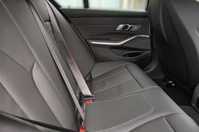 BMW M3 (Seria 3) din 2025 cu 9.848 km - oferta BMW194897 - foto 22