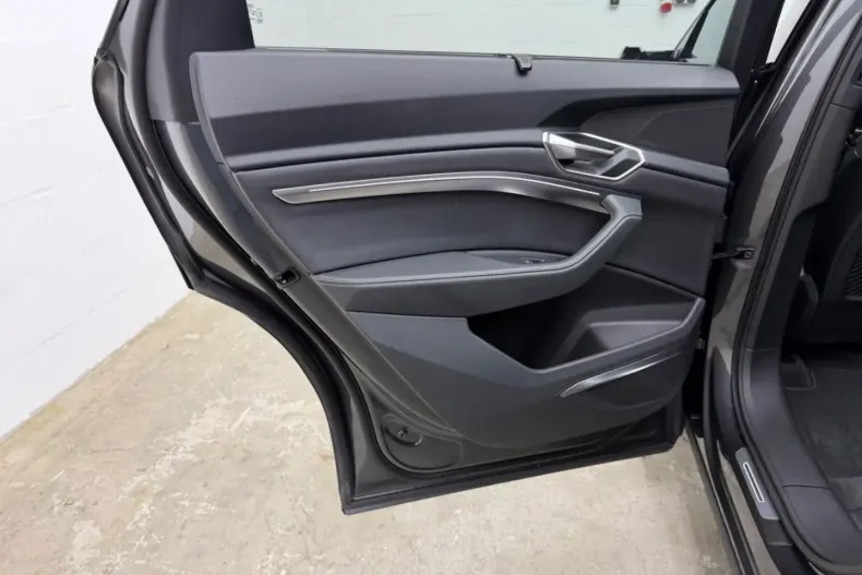 Audi SQ8 e-tron din 2024 cu 76.000 km - oferta AUD194903 - foto 42