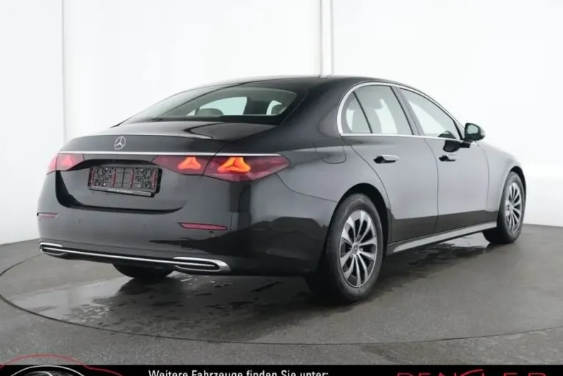 Mercedes-Benz E 200 (Clasa E) din 2024 cu 20.712 km - oferta MER194912 - foto 2