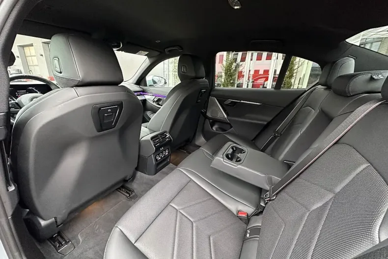 BMW 530 (Seria 5) din 2025 cu 26.268 km - oferta BMW194915 - foto 14