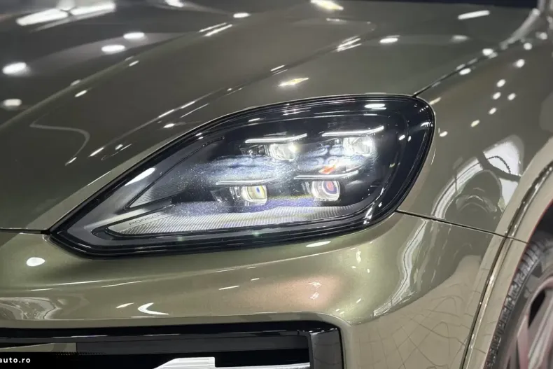 Porsche Cayenne din 2023 cu 39.238 km - oferta POR194921 - foto 12