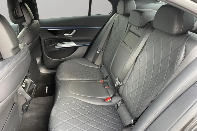 Mercedes-Benz E 300 (Clasa E) din 2025 cu 11.115 km - oferta MER194950 - foto 18