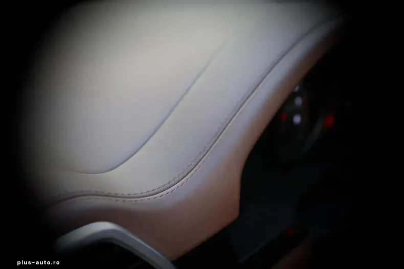 Porsche Cayenne din 2023 cu 69.787 km - oferta POR194957 - foto 24