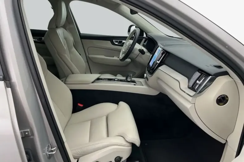 Volvo XC60 din 2022 cu 38.604 km - oferta VOL194980 - foto 11