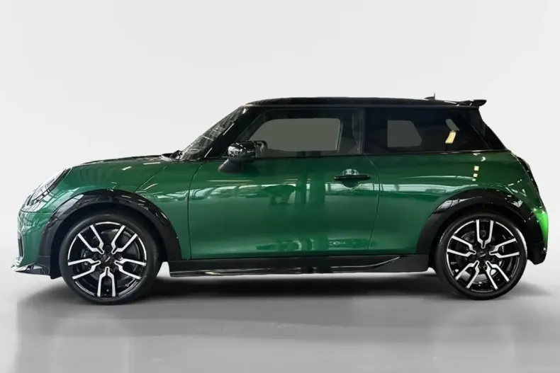 MINI Cooper S din 2024 cu 2.200 km - oferta MIN195039 - foto 3