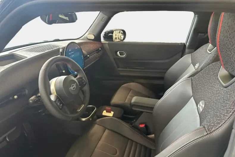 MINI Cooper S din 2024 cu 2.200 km - oferta MIN195039 - foto 6