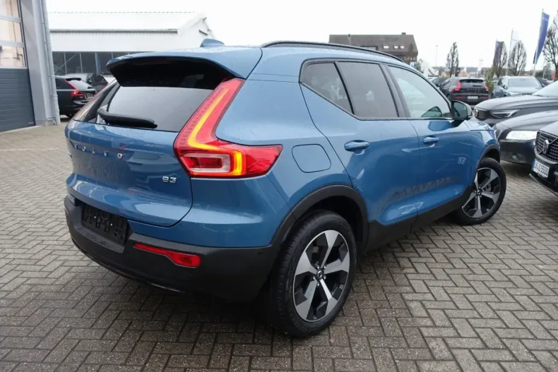 Volvo XC40 din 2025 cu 19.100 km - oferta VOL195053 - foto 2