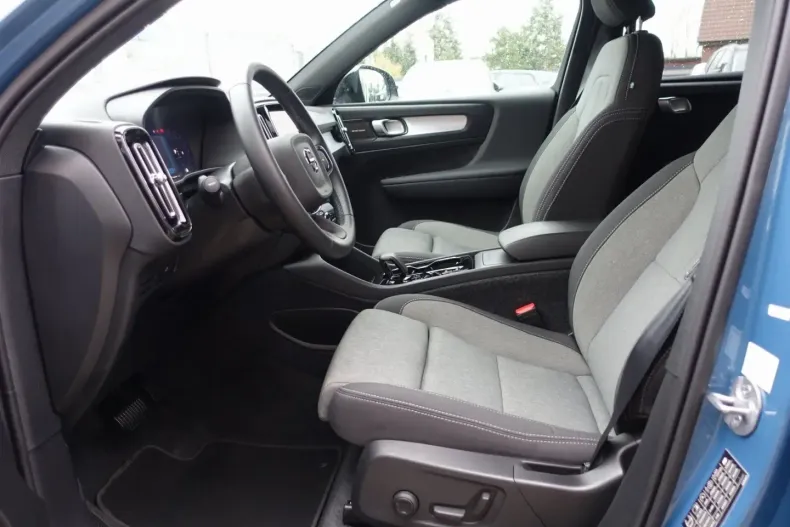 Volvo XC40 din 2025 cu 19.100 km - oferta VOL195053 - foto 9