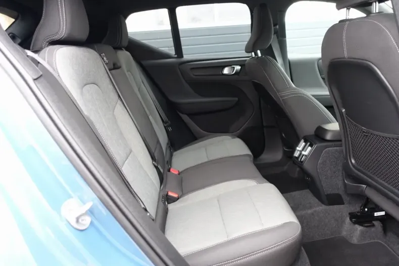 Volvo XC40 din 2025 cu 19.100 km - oferta VOL195053 - foto 11