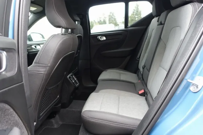 Volvo XC40 din 2025 cu 19.100 km - oferta VOL195053 - foto 12