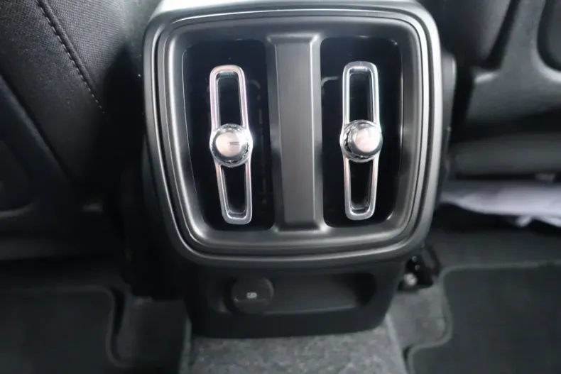 Volvo XC40 din 2025 cu 19.100 km - oferta VOL195053 - foto 15