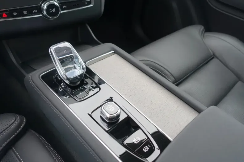 Volvo XC90 din 2025 cu 21.100 km - oferta VOL195062 - foto 19